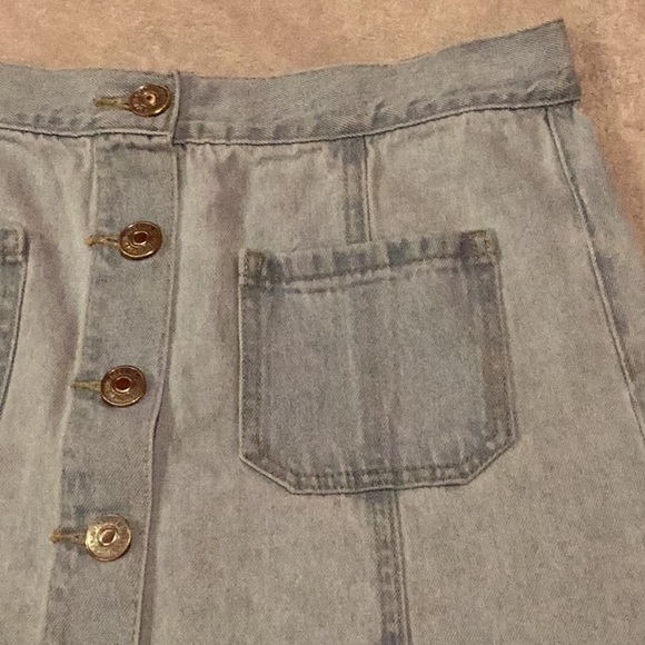 NWOT button up denim skirt - Picture 2 of 5